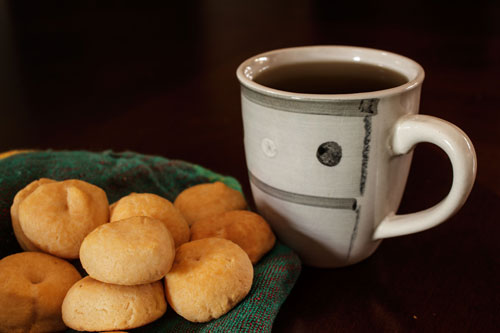 Honduran Cafe Oro & Rosquillas