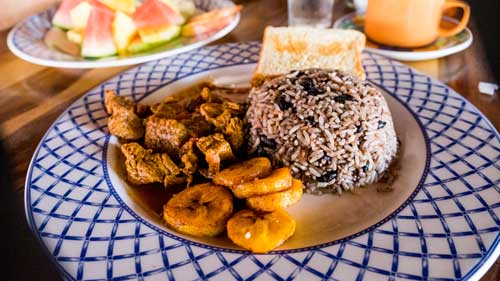 Gallo Pinto & Salsa Lizano